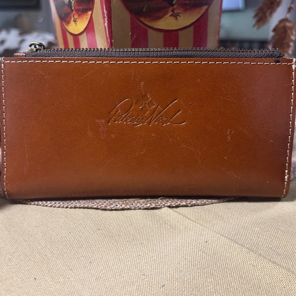 Patricia Nash Tan Leather Zip Wallet